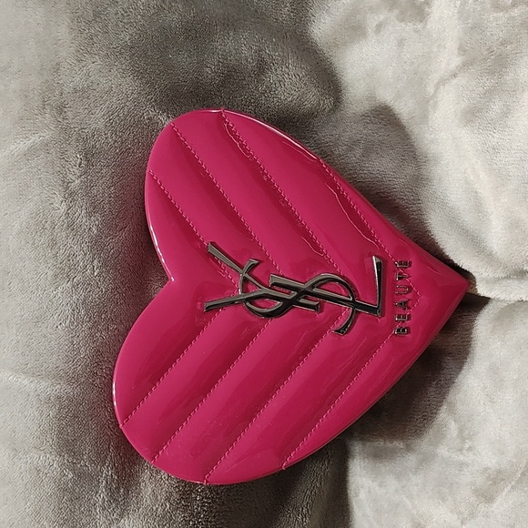 YSL Beaute Heart Box - Picture 2 of 12